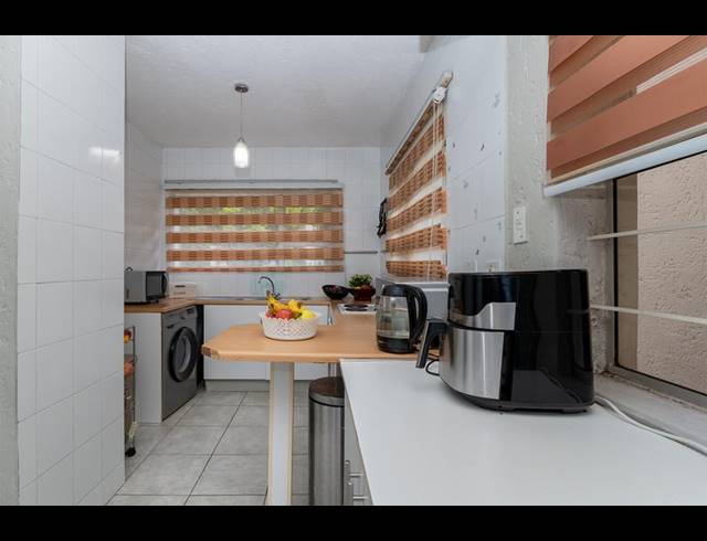 1 BEDROOM APARTMENT FOR SALE IN BEDFORD GARDENS